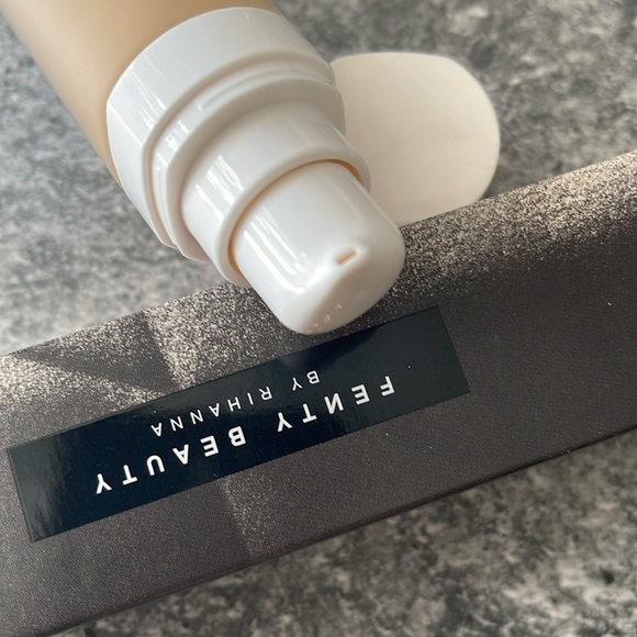 Fenty 290 Prp Filt’r Soft Matte Longwear Foundation - Picture 5 of 5